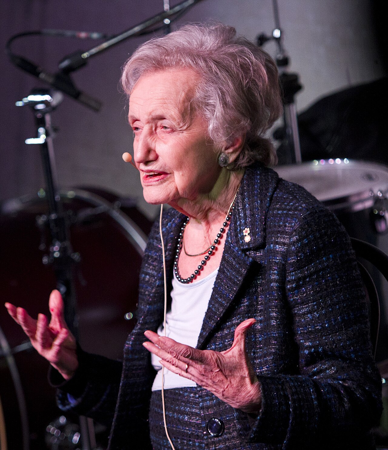Brenda Milner: after “tagline”, what about “Brenda Milner helped found cognitive neuroscience by showing tha”?