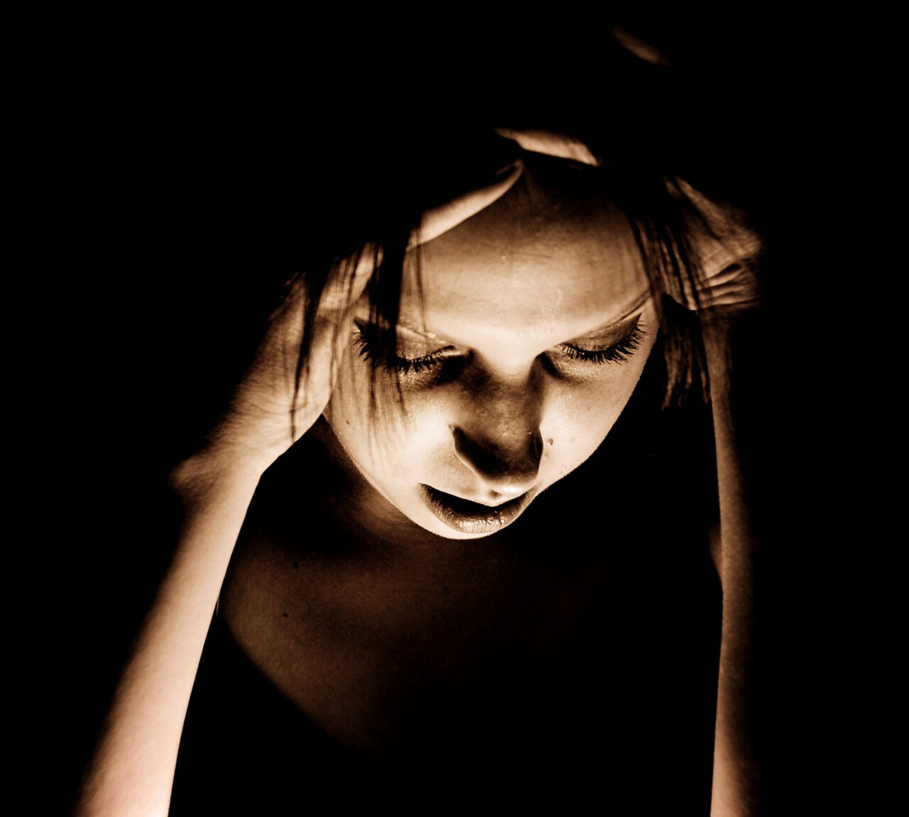 Migraine: after “Educational atlas — not a diagnosis, treatment plan, or medical ”, what about “Migraine: prefer mechanisms and dated bands