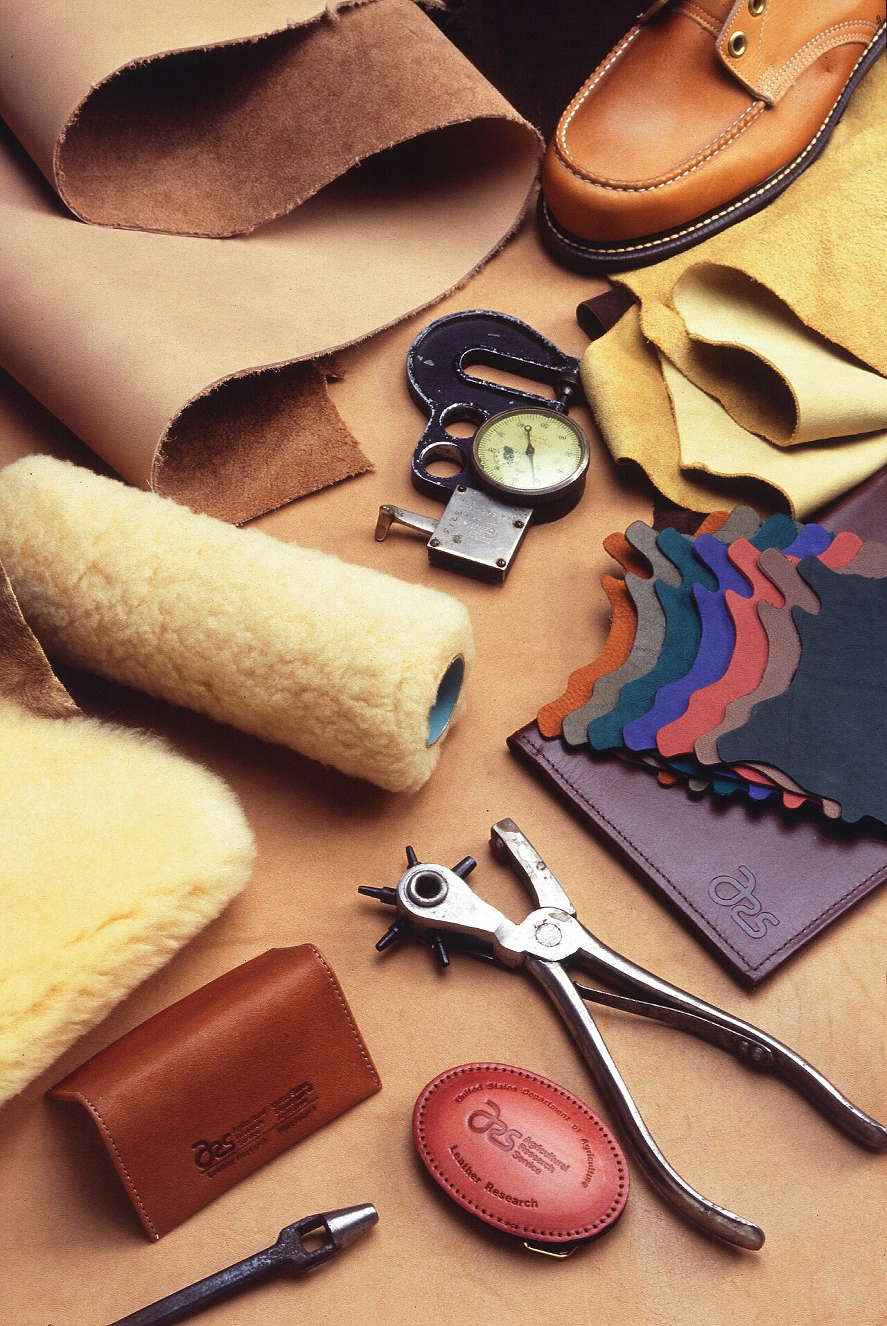 Tobacco & leather — Leather