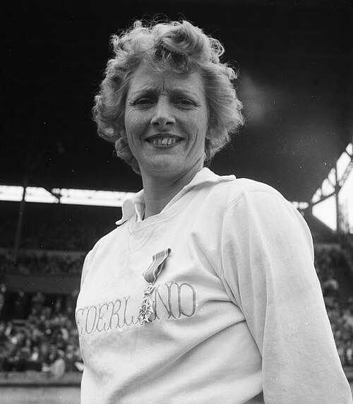 Fanny Blankers-Koen en sprint en los Juegos de Londres 1948.