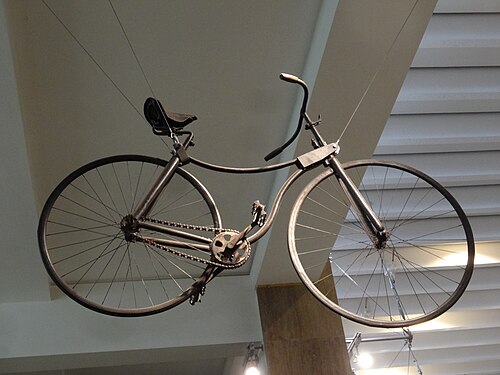 Safety bicycle — iconic bicycle